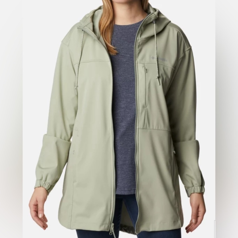 Brand New Columbia Lightweight Softshell Jacket - Size XXL with tag on !